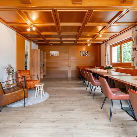 Jasmin シャレー *