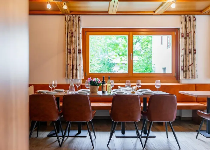 Jasmin シャレー *